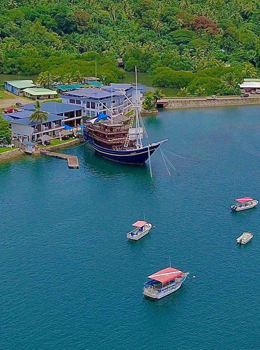 Manta Ray Bay Resort and Yap Divers